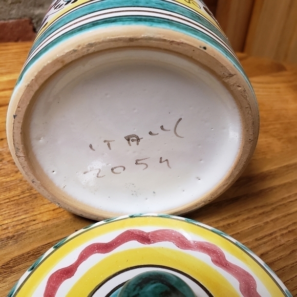 italian Pottery Sugar Jar with Lid Hand Painted Blue White Yellow - Picture 3 of 5